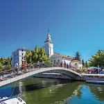Lovely In Lejlighed *