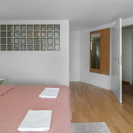 2 Bedroom Gorgeous In *